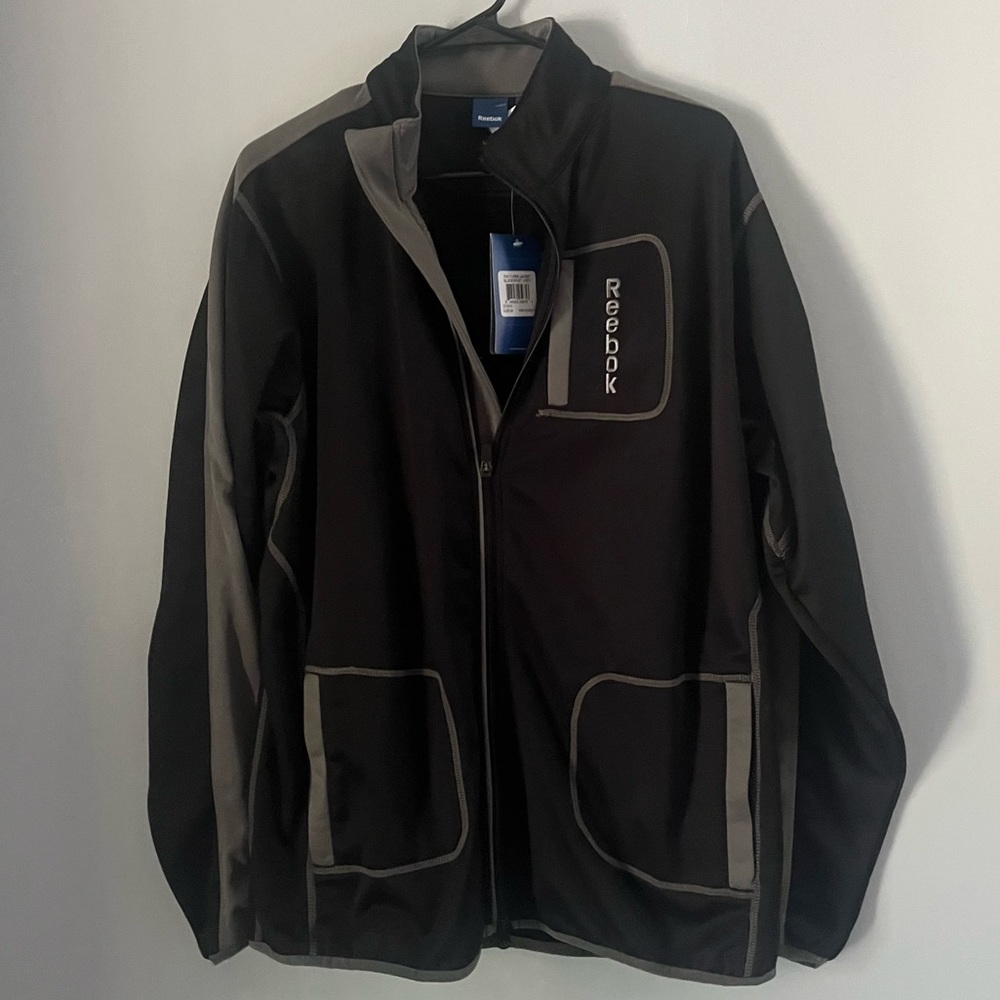 Reebok Men’s black and grey jacket Size M 💸 SALE